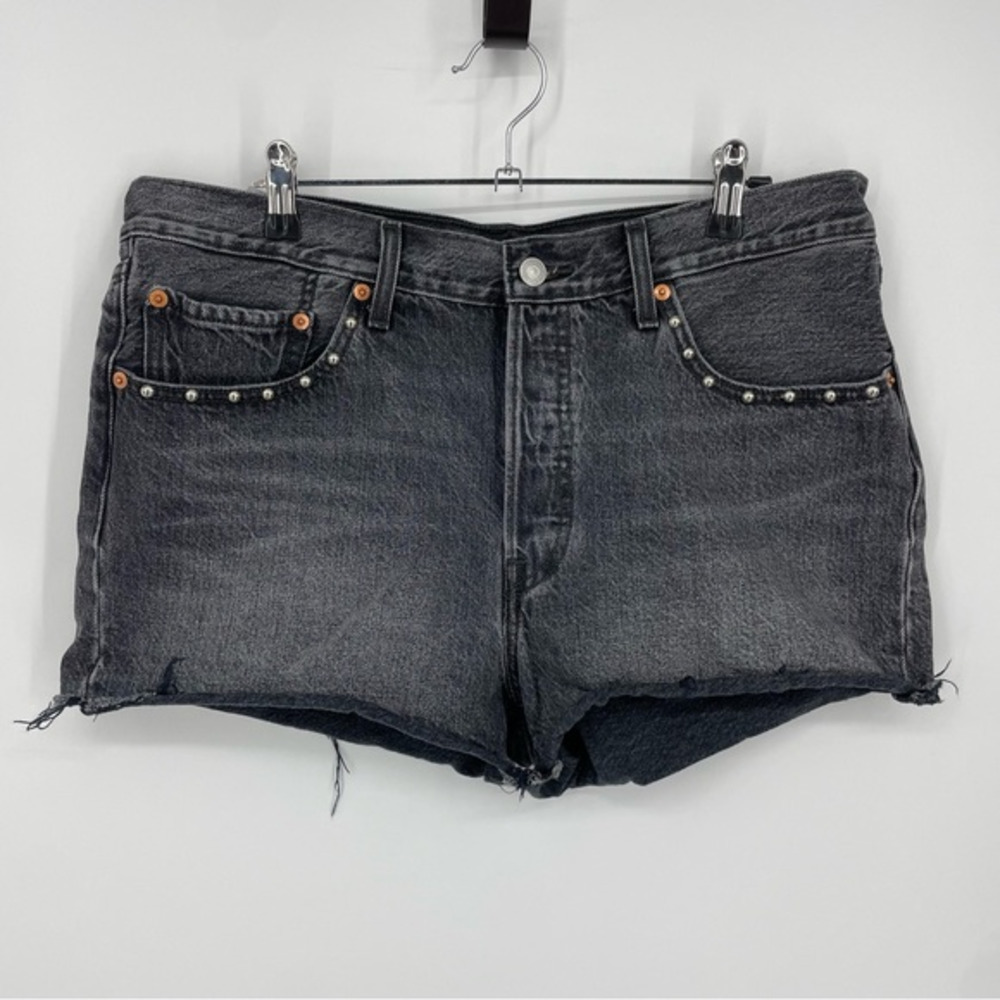 Levi's 501 Cut‎ Off Studded Distressed Shorts SZ 31